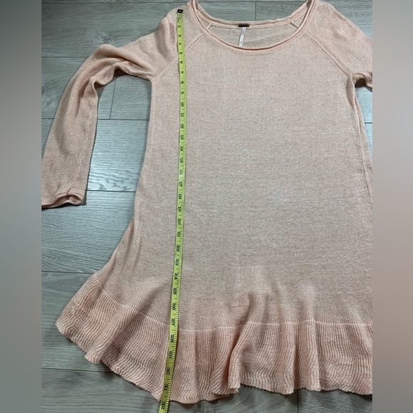 Free People Thin Knit Linen Blush Pink Tunic Sweater Ruffle Hem - Picture 8 of 9